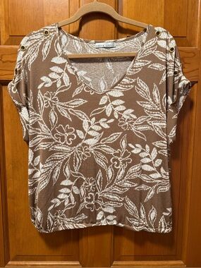 Women’s Kaily K Short Sleeve Top Size Large